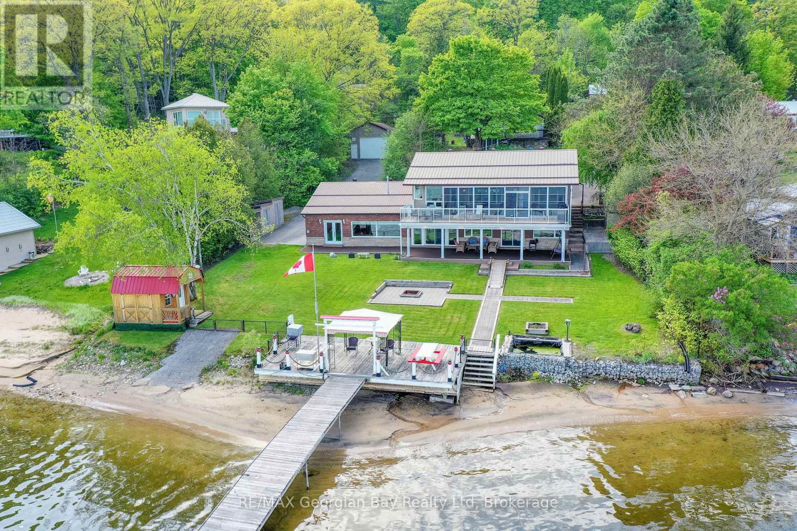 405 Champlain Rd, Penetanguishene, ON L9M 1S3