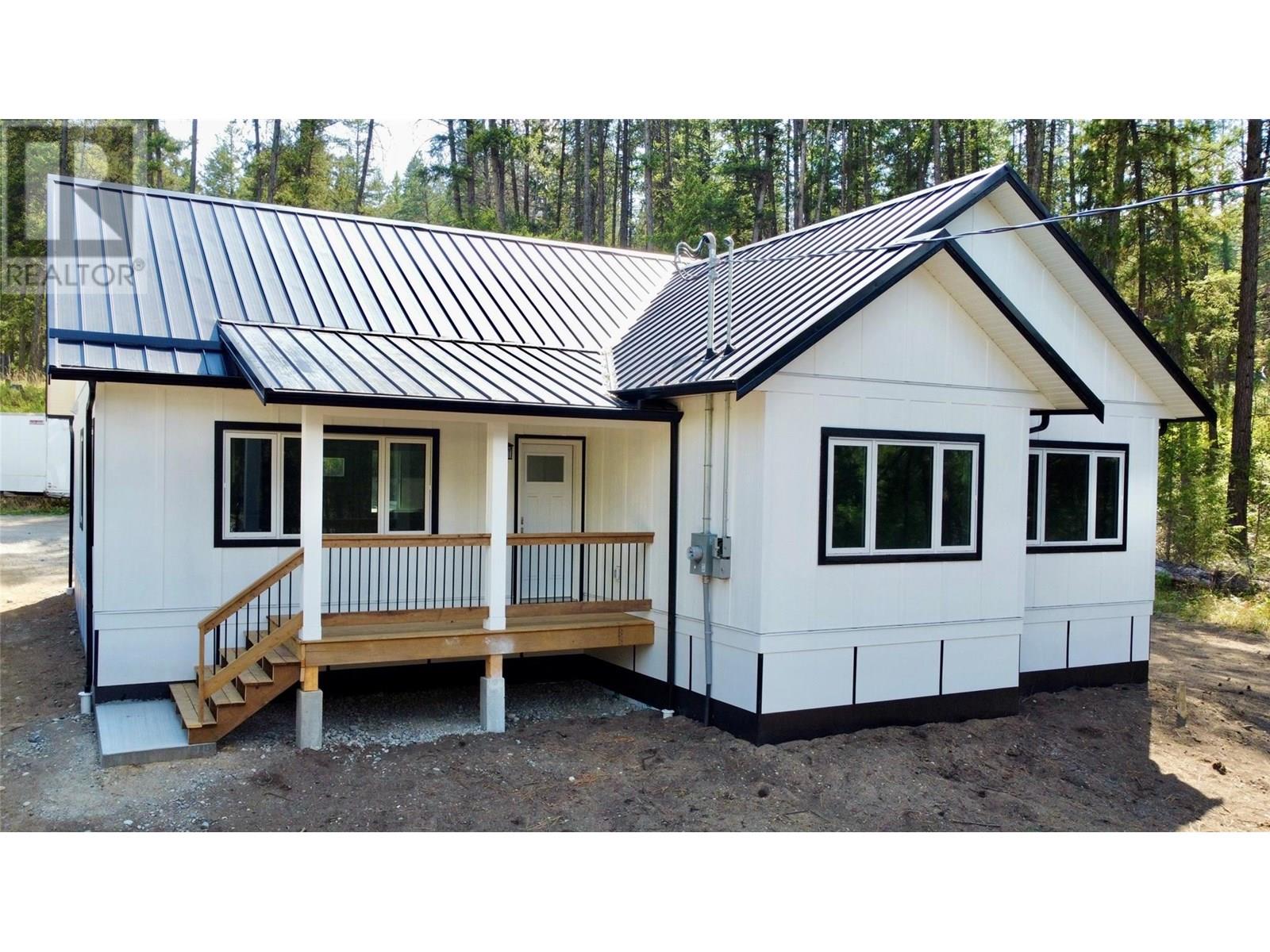 3 Ave Ave, Christina Lake, BC V0H 1E0