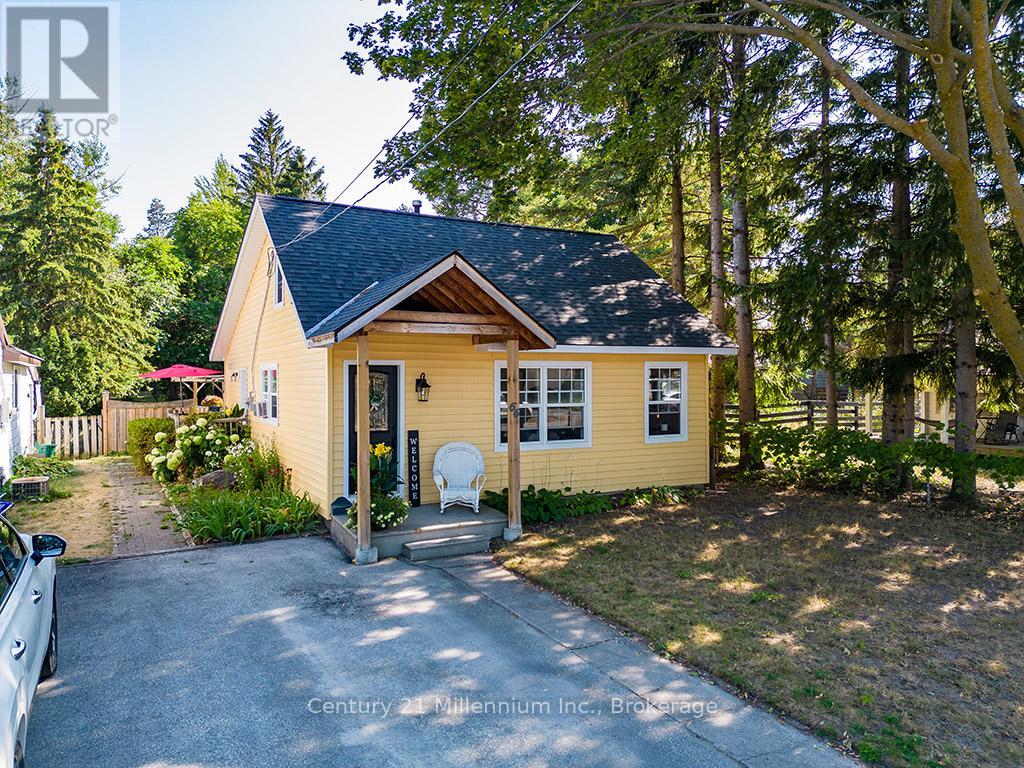 66 Ninth St, Collingwood, ON L9Y 2G2