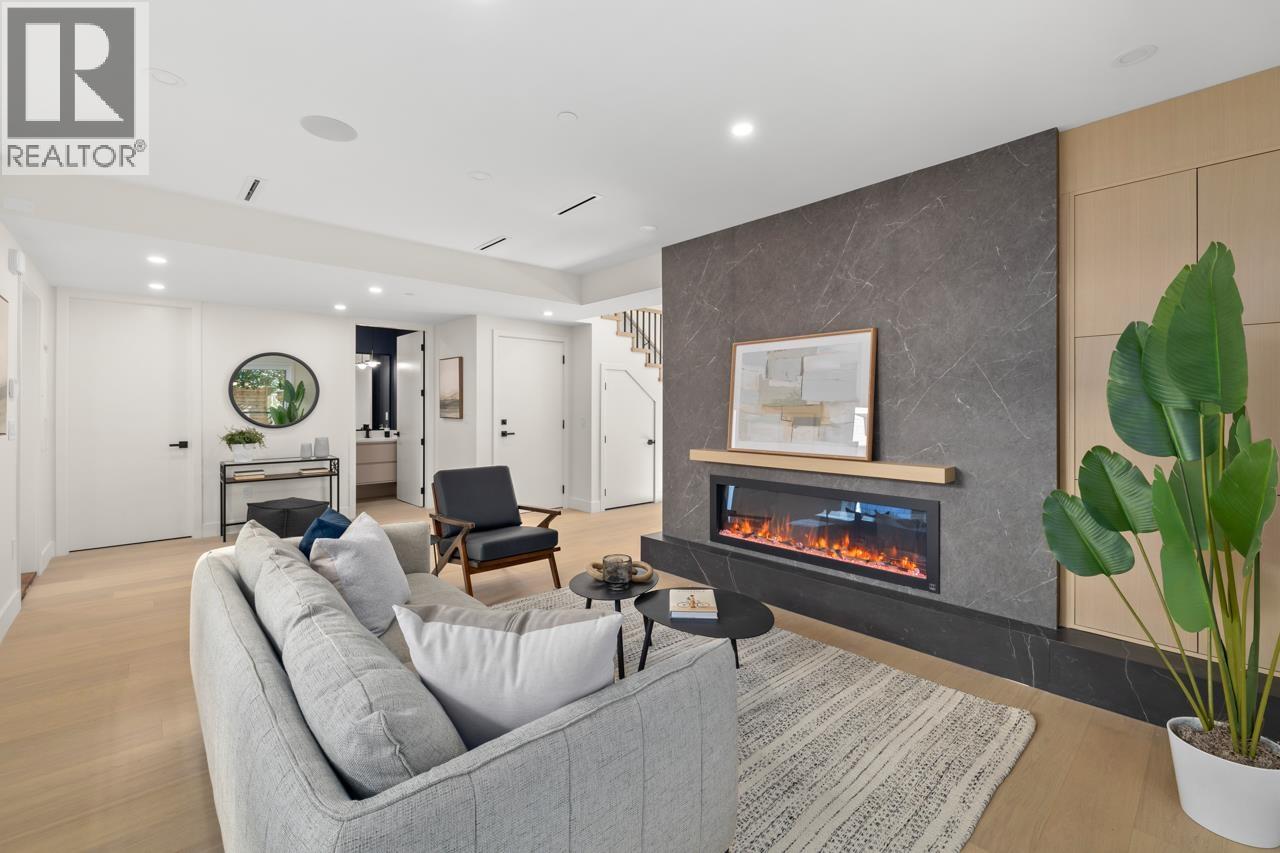 2430 W 49th Ave, Vancouver, BC V6M 2V3