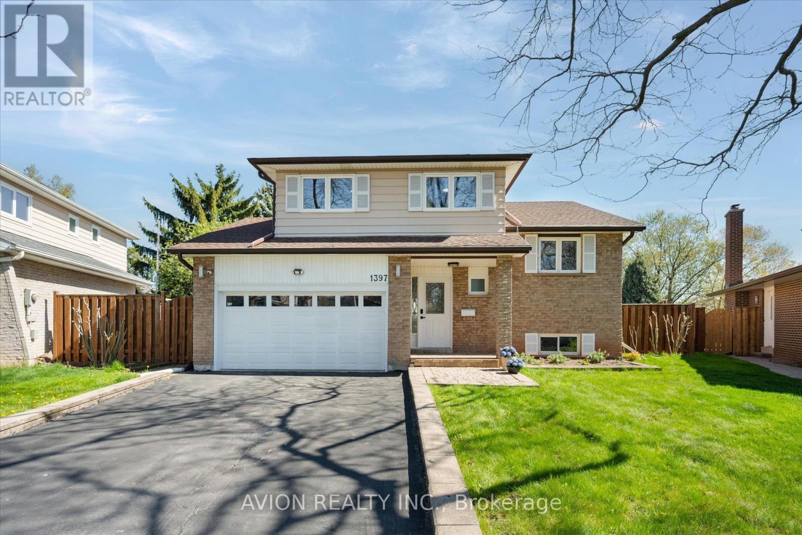 1397 Highgate Ct, Oakville, ON L6H 2V4