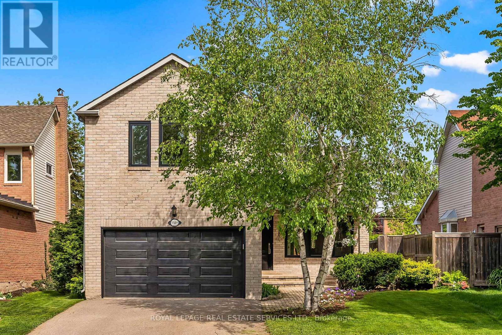 1529 Greenbriar Dr, Oakville, ON L6M 1Y7