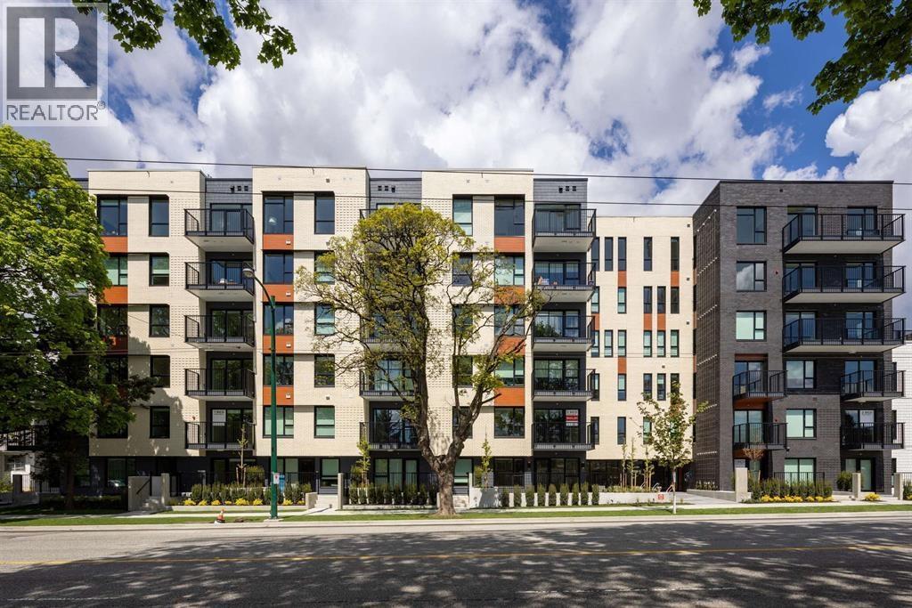 2235 E Broadway Unit 401, Vancouver, BC V5N 0J5