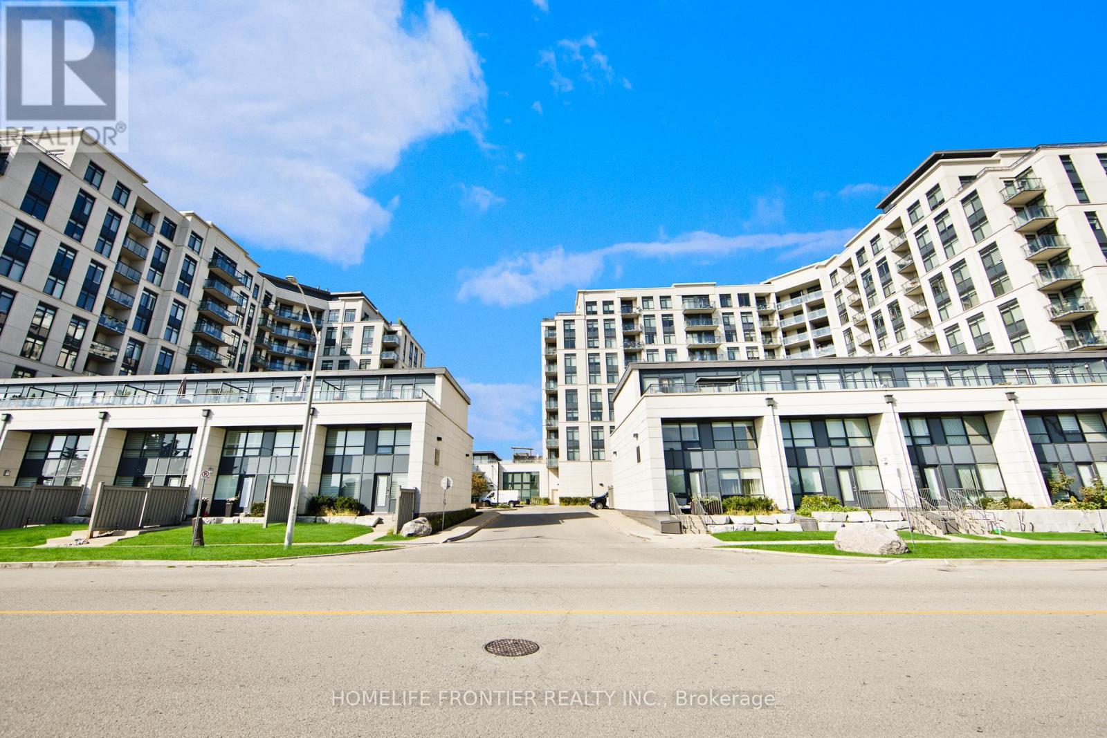 216 12 Woodstream Blvd, Vaughan, ON L4L 8C4