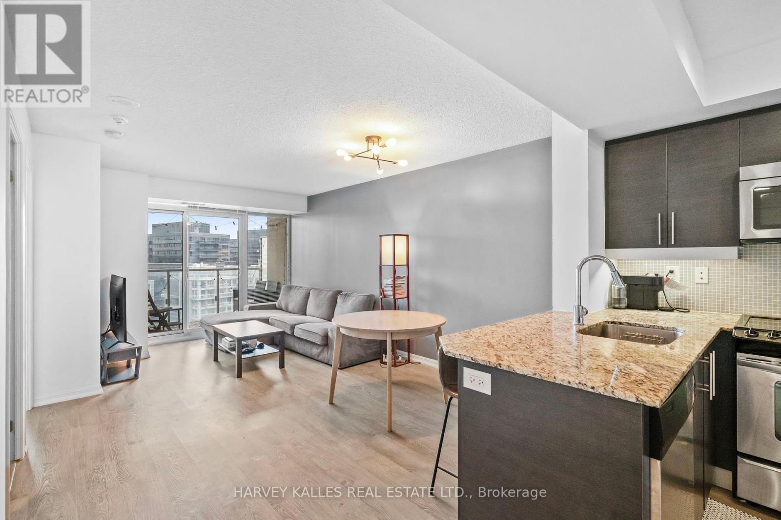 1316 125 Western Battery Rd, Toronto, ON M6K 3R8