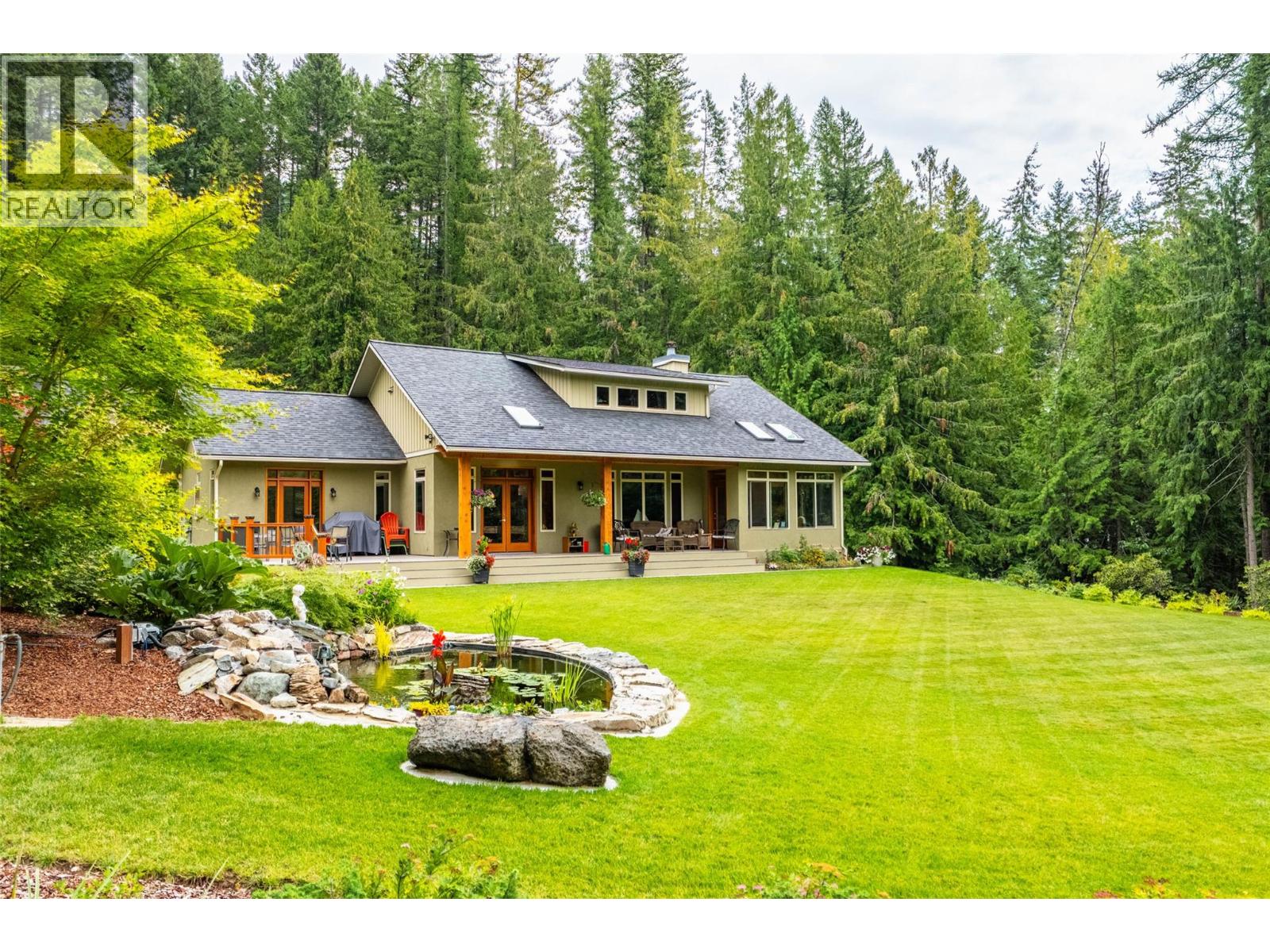 6968 Beggs Rd, Nelson, BC V1L 6S5