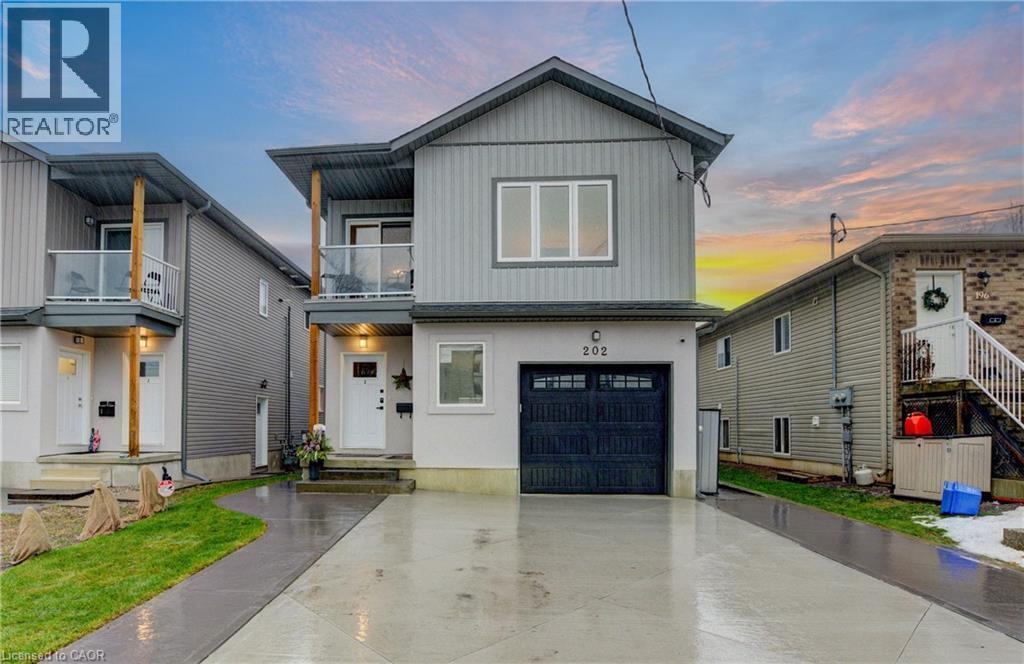 202 Fifth Ave, Kitchener, ON N2C 1P7