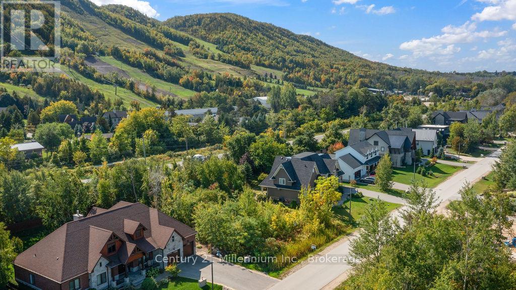 164 Delphi Ln, The Blue Mountains, ON N0H 1J0