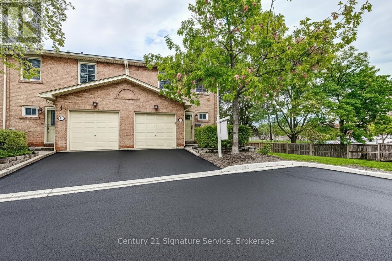12 1951 Rathburn Rd E, Mississauga, ON L4W 2N9