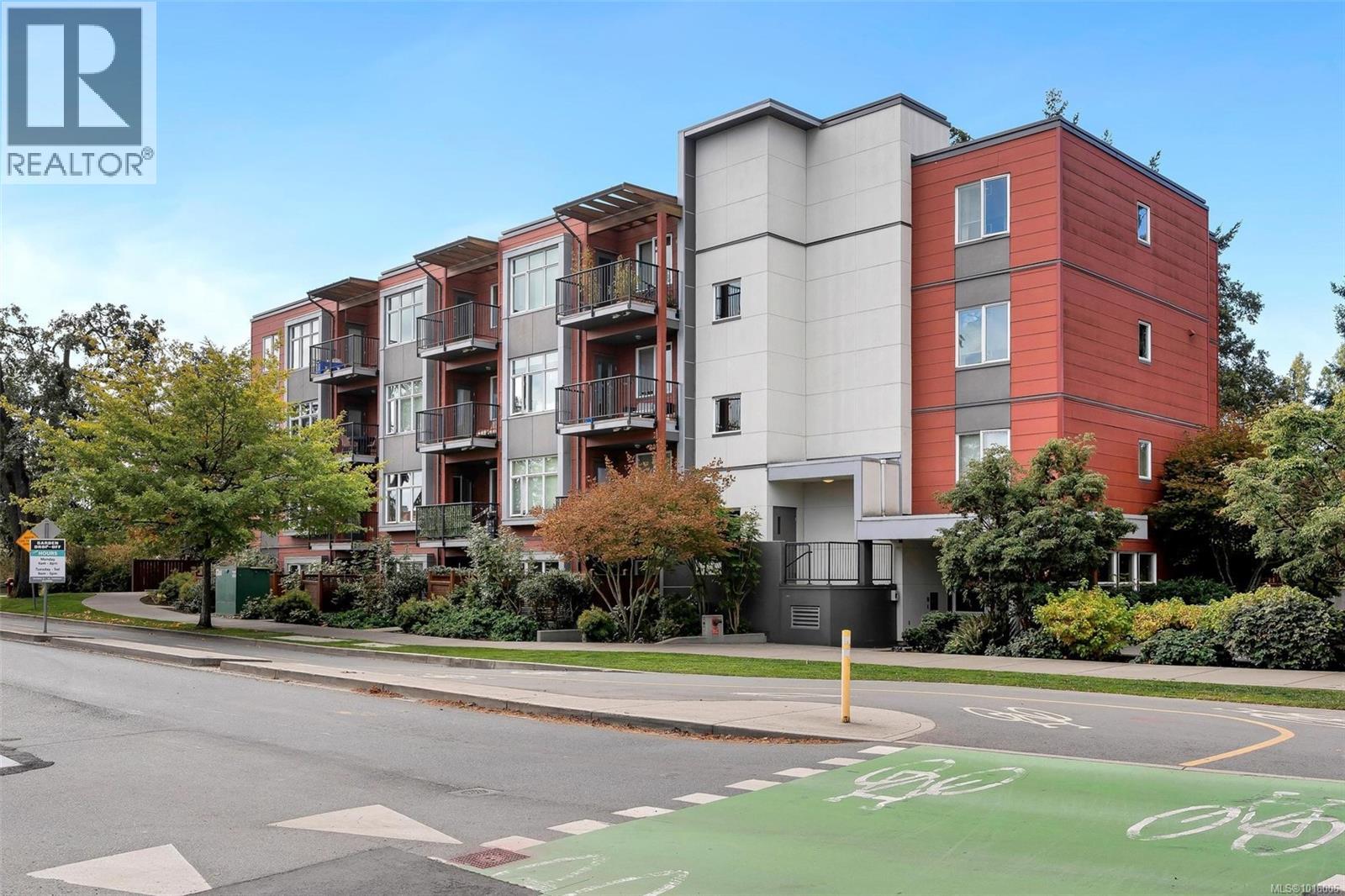 4030 Borden St Unit 203 St, Saanich, BC V8X 2E9