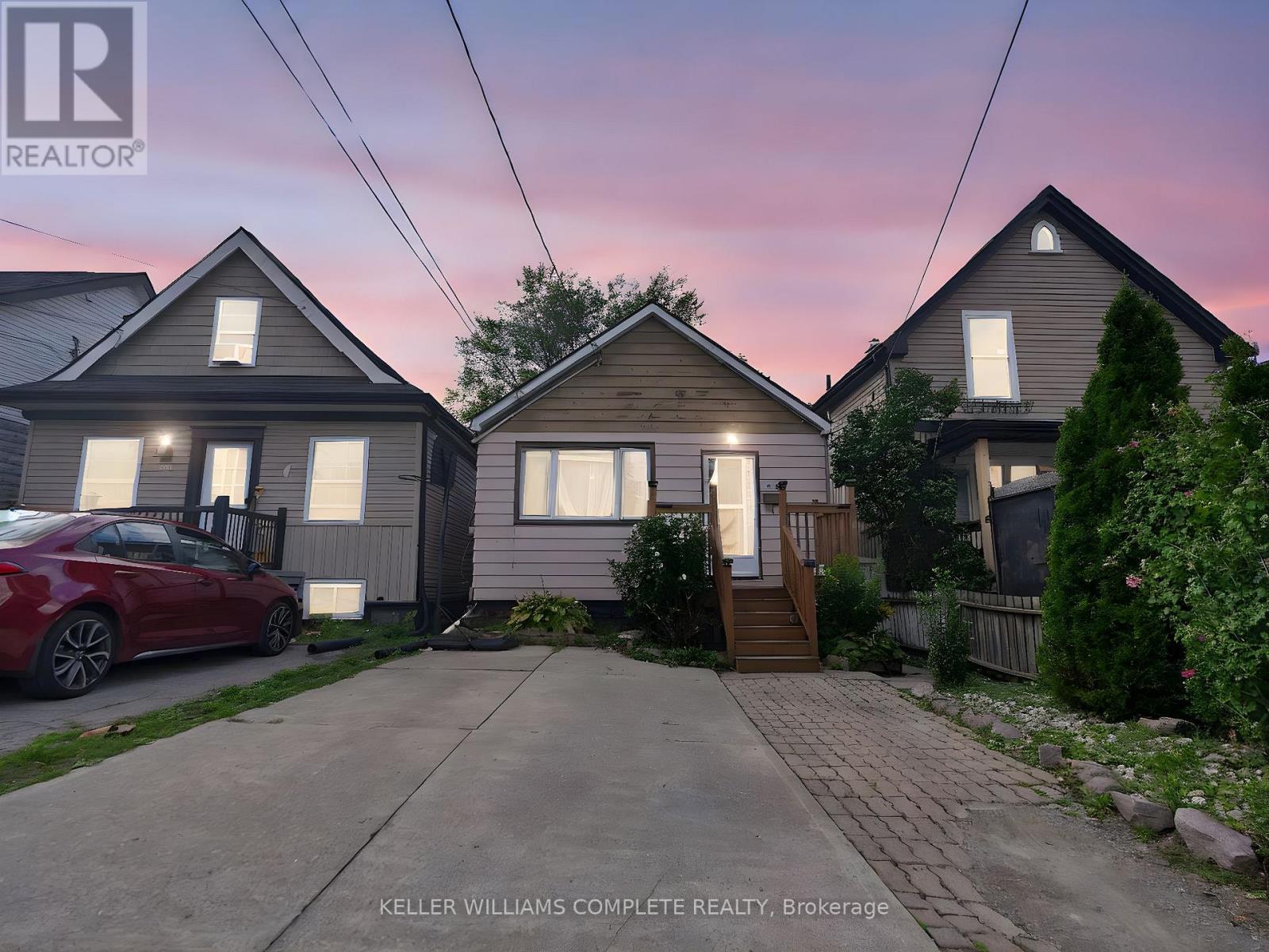 210 E 24th St, Hamilton, ON L8V 2Y4