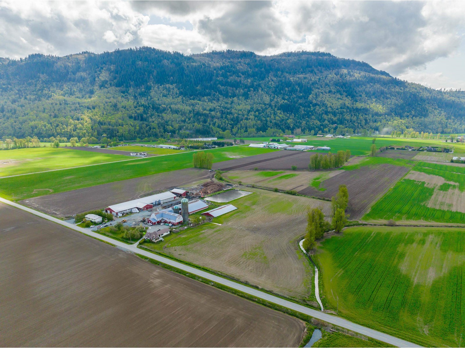 39464 Wells Line Rd, Abbotsford, BC V3G 2A3