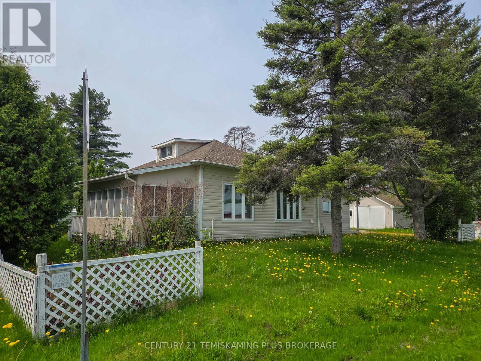 03 Fourth St W, James, ON P0J 1G0