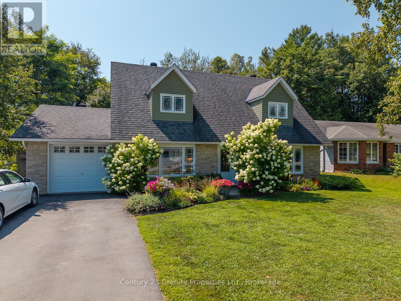 7 Tudhope St, Parry Sound, ON P2A 2H9