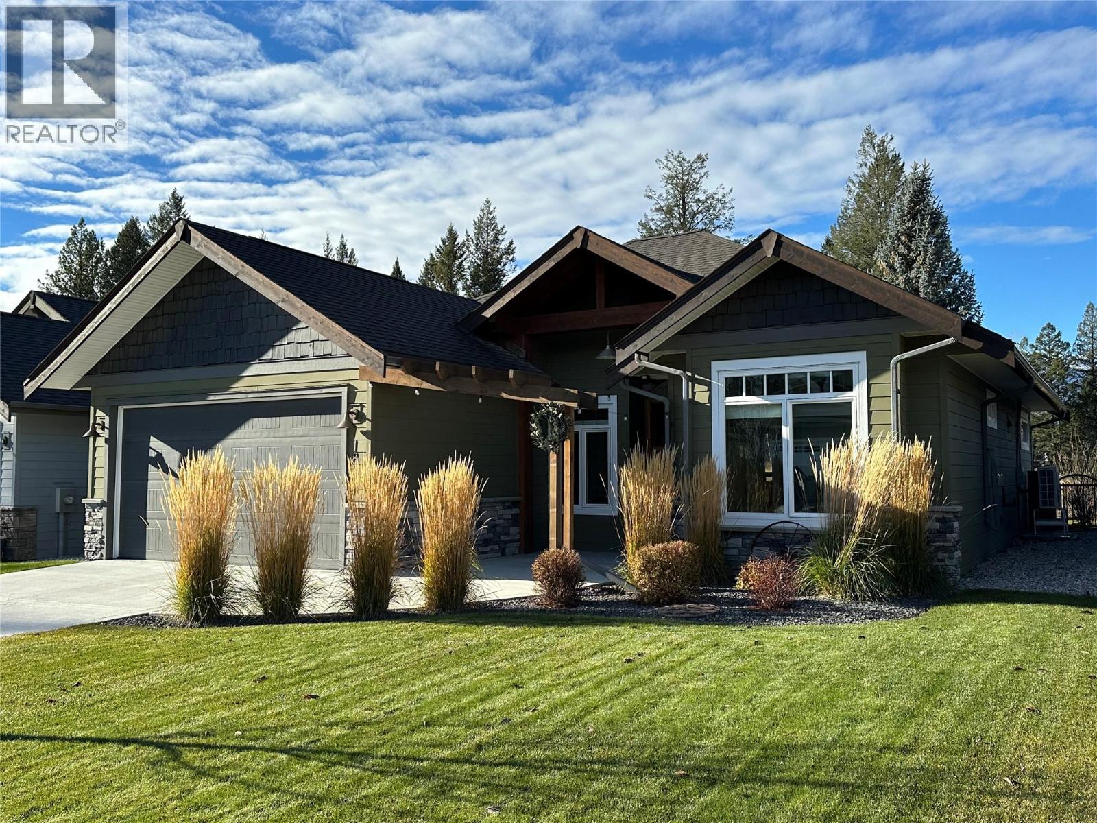 1881 Foxwood Trl, Windermere, BC V0B 2L2