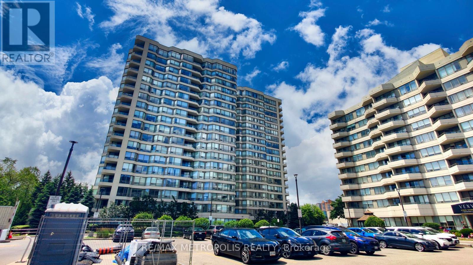 1512 75 King St E, Mississauga, ON L5A 4G5