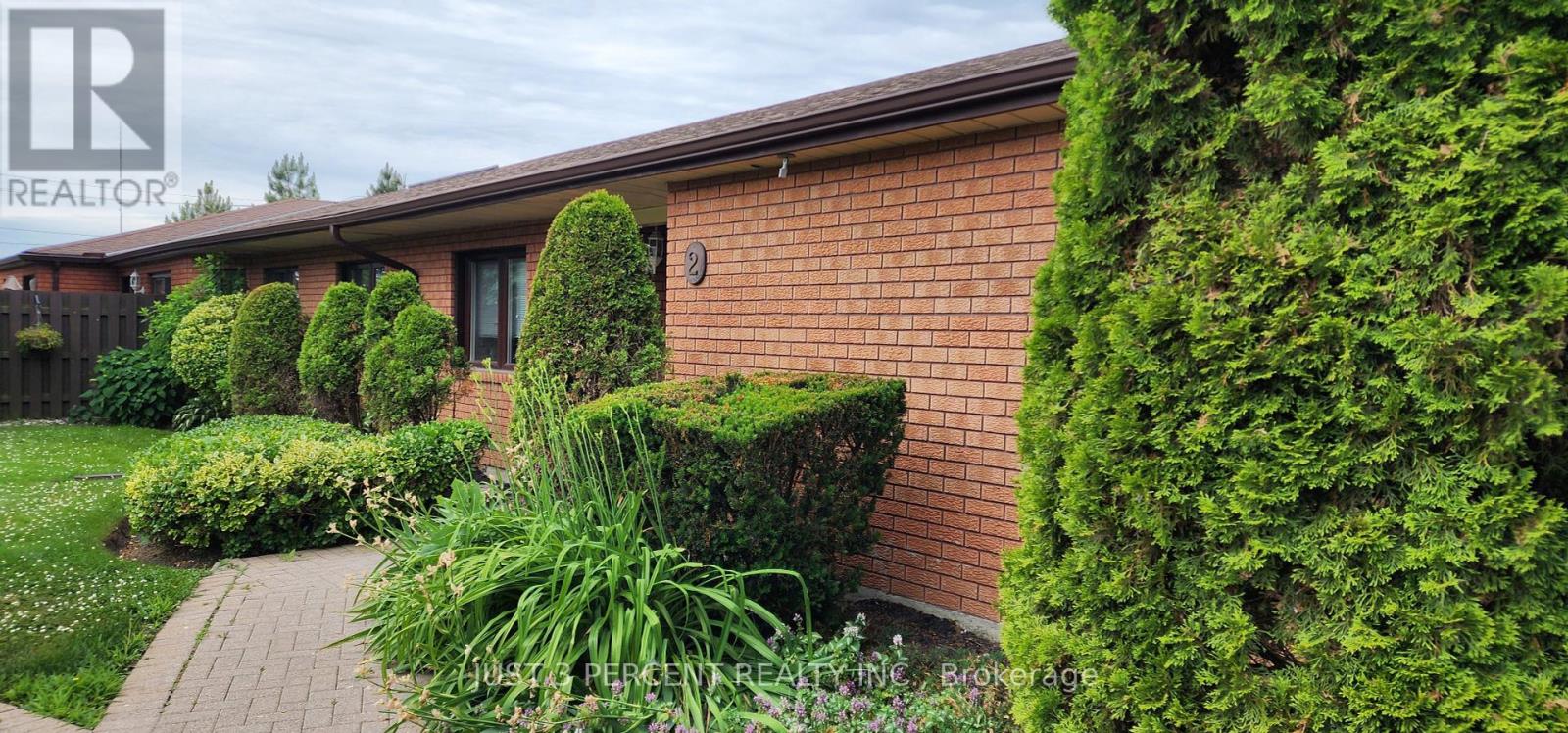 26 36 Champlain Cres, Peterborough, ON K9L 1T1