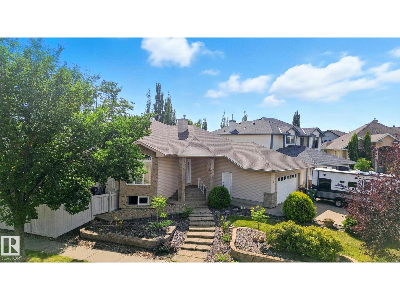 17 Kendall Cr, St. Albert, AB T8N 6X8