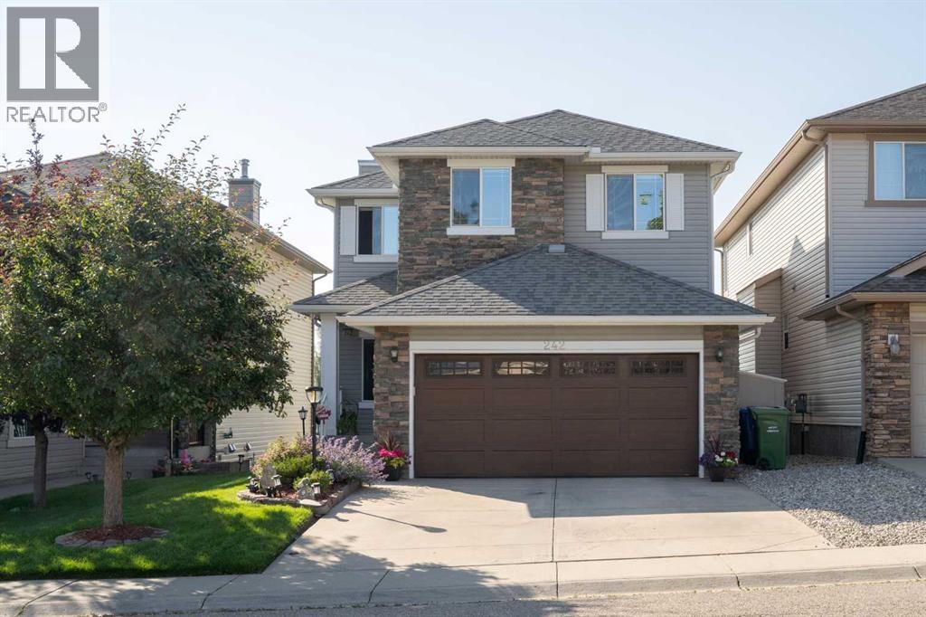 242 Royal Birkdale Cres NW, Calgary, AB T3G 5R7