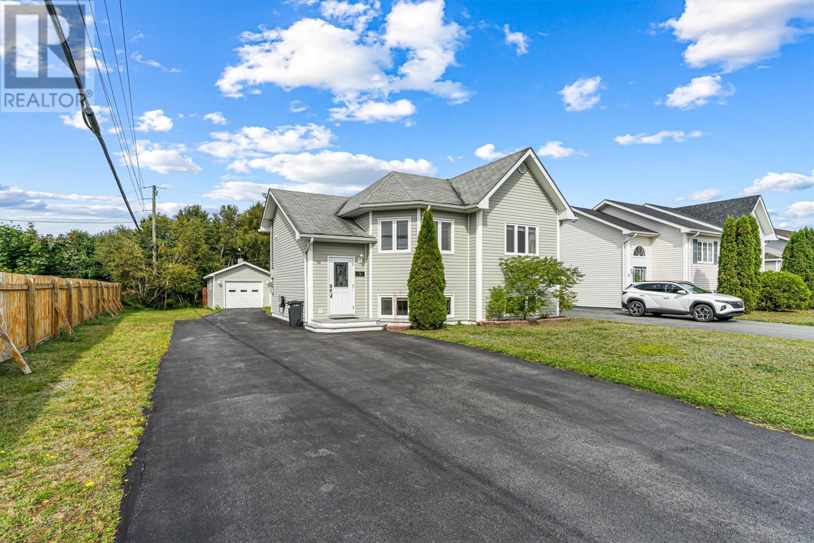 3 Mcgrath Pl, Gander, NL A1V 2R5