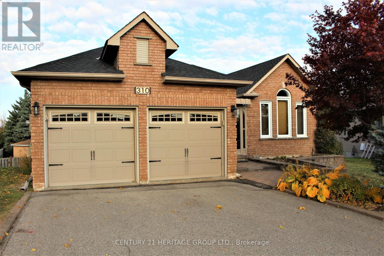 310 Chambers Cres, Newmarket, ON L3X 1T2