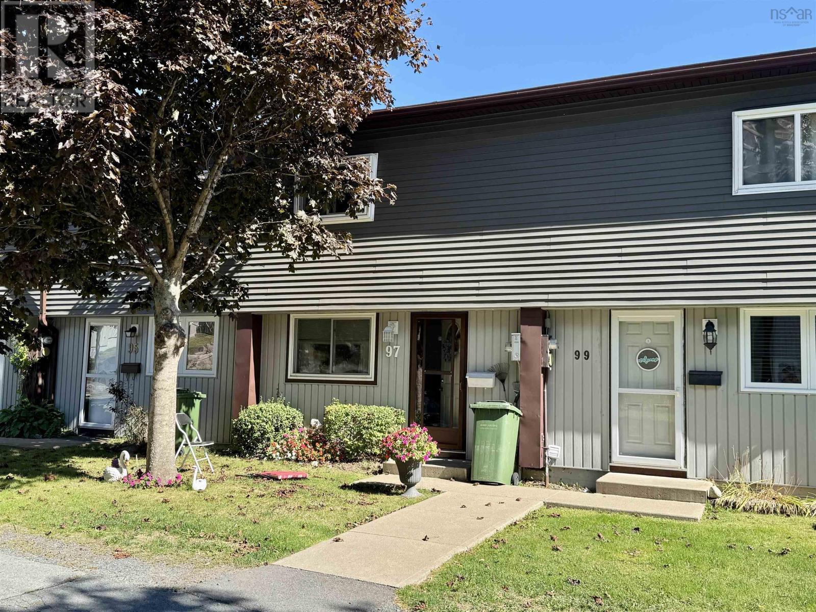 97 Bromley Rd, Halifax, NS B3P 2L6