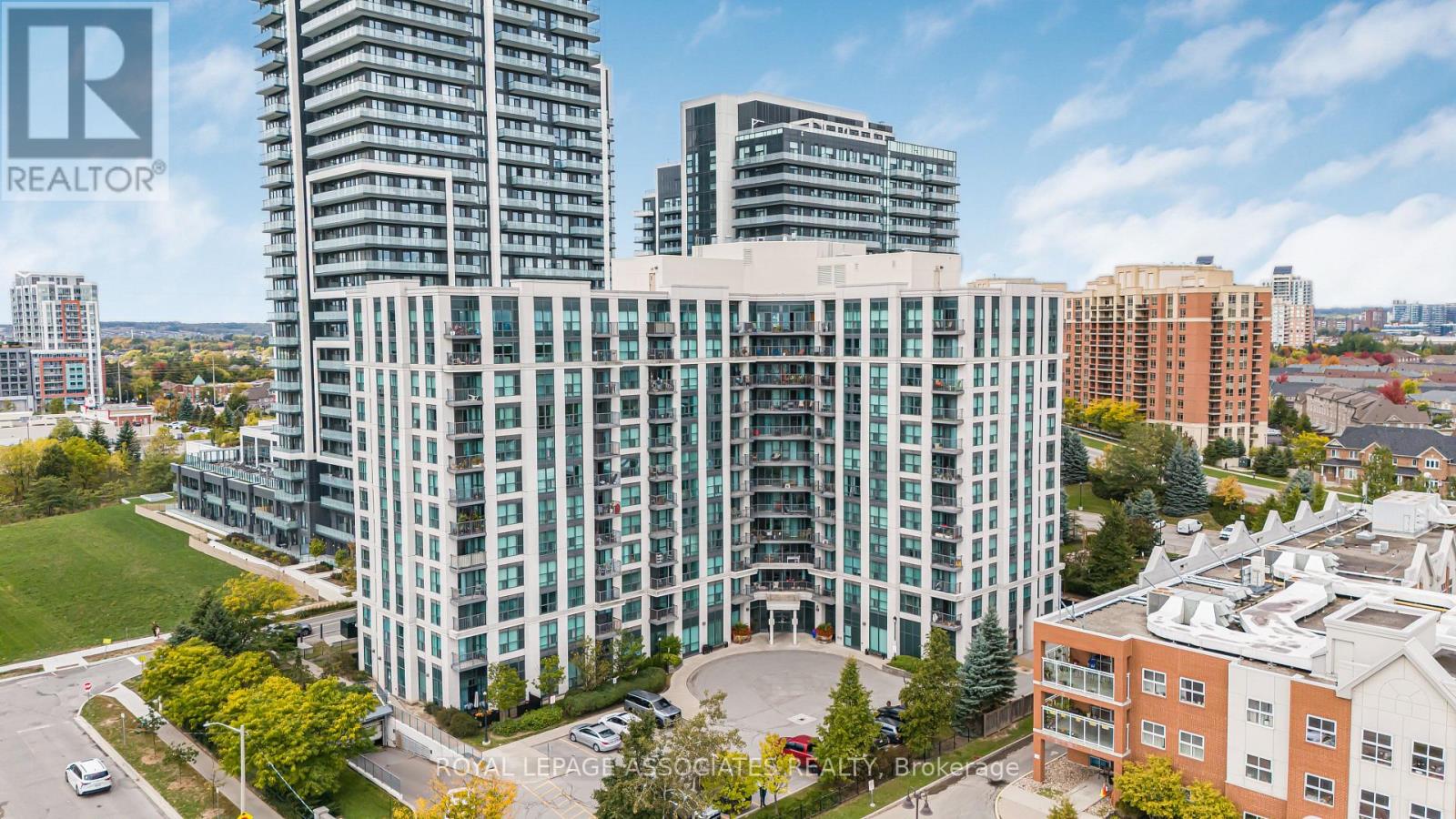 715 185 Oneida Cres, Richmond Hill, ON L4B 0B1