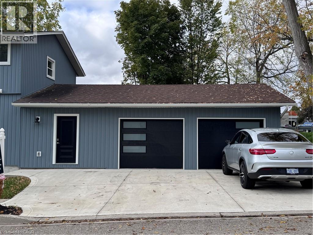 9 High St, Brant, ON N0E 1N0