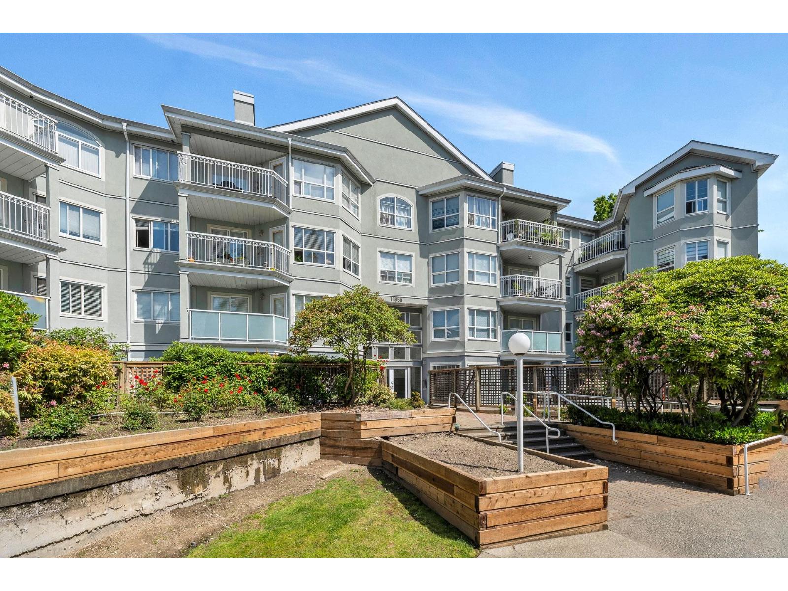 13955 Laurel Drive Unit 201, Surrey, BC V3T 1A8