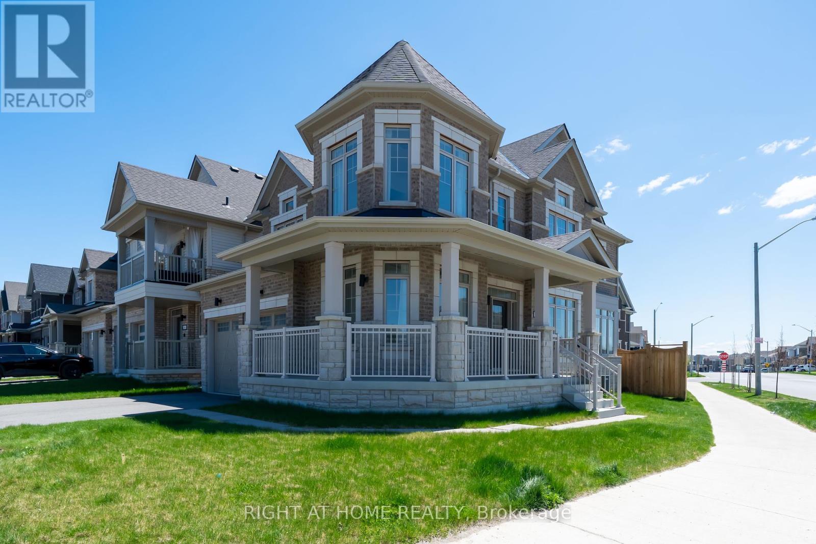 42 Copperhill Hts Dr E, Barrie, ON L9J 0C3