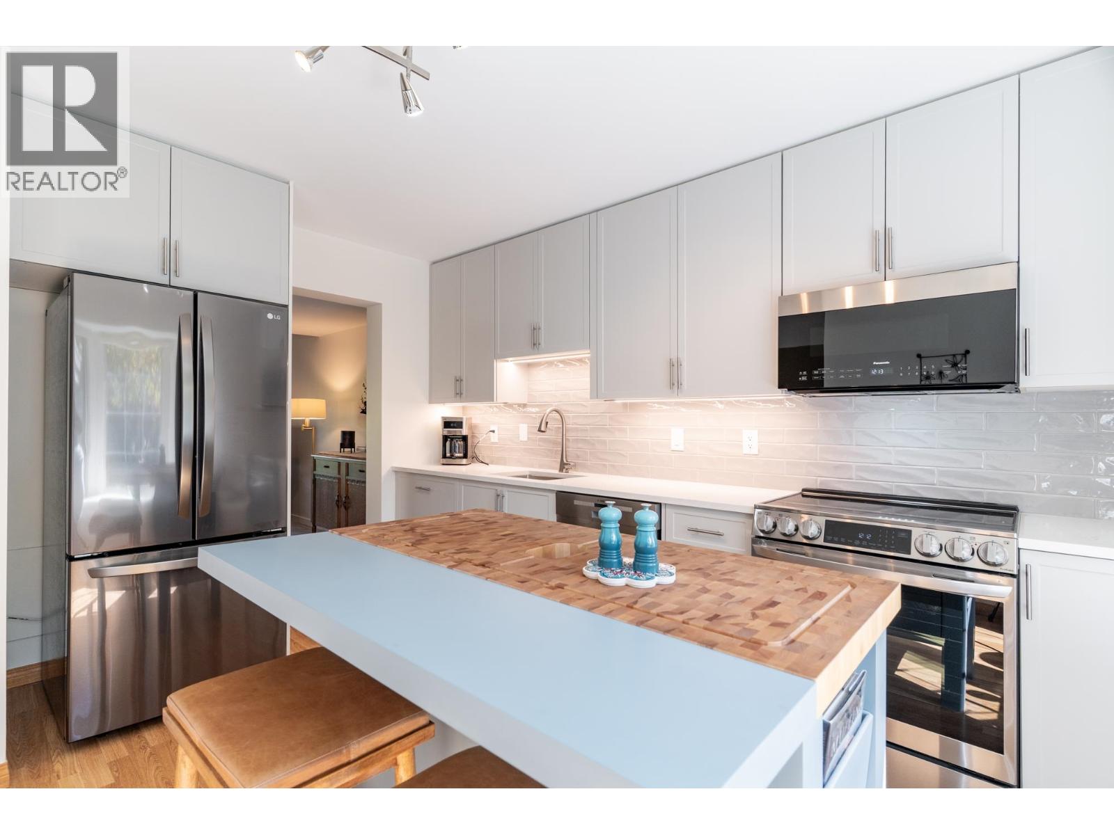 8111 Saunders Road Unit 41, Richmond, BC V7A 4L9