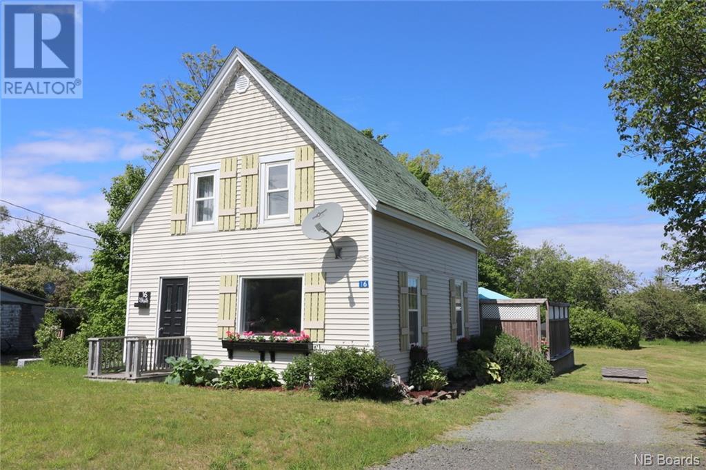16 Whistle Rd, Grand Manan, NB E5G 1B1
