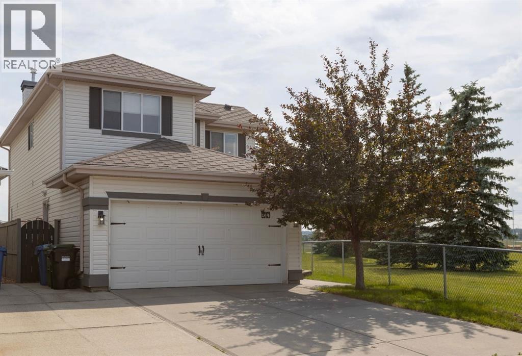 94 Somerglen Close SW, Calgary, AB T2Y 3Z5