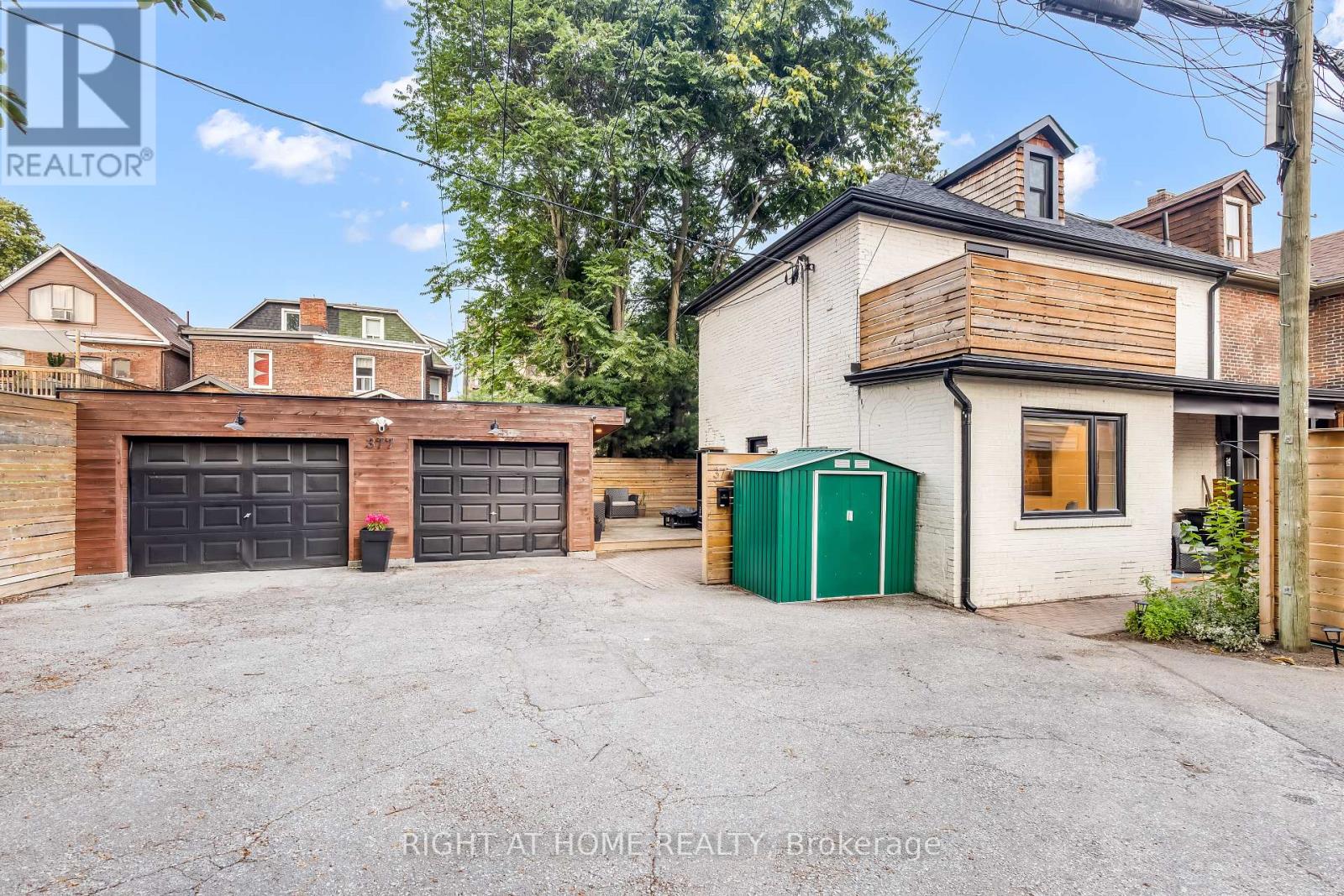 377 Lansdowne Ave, Toronto, ON M6H 3Y2