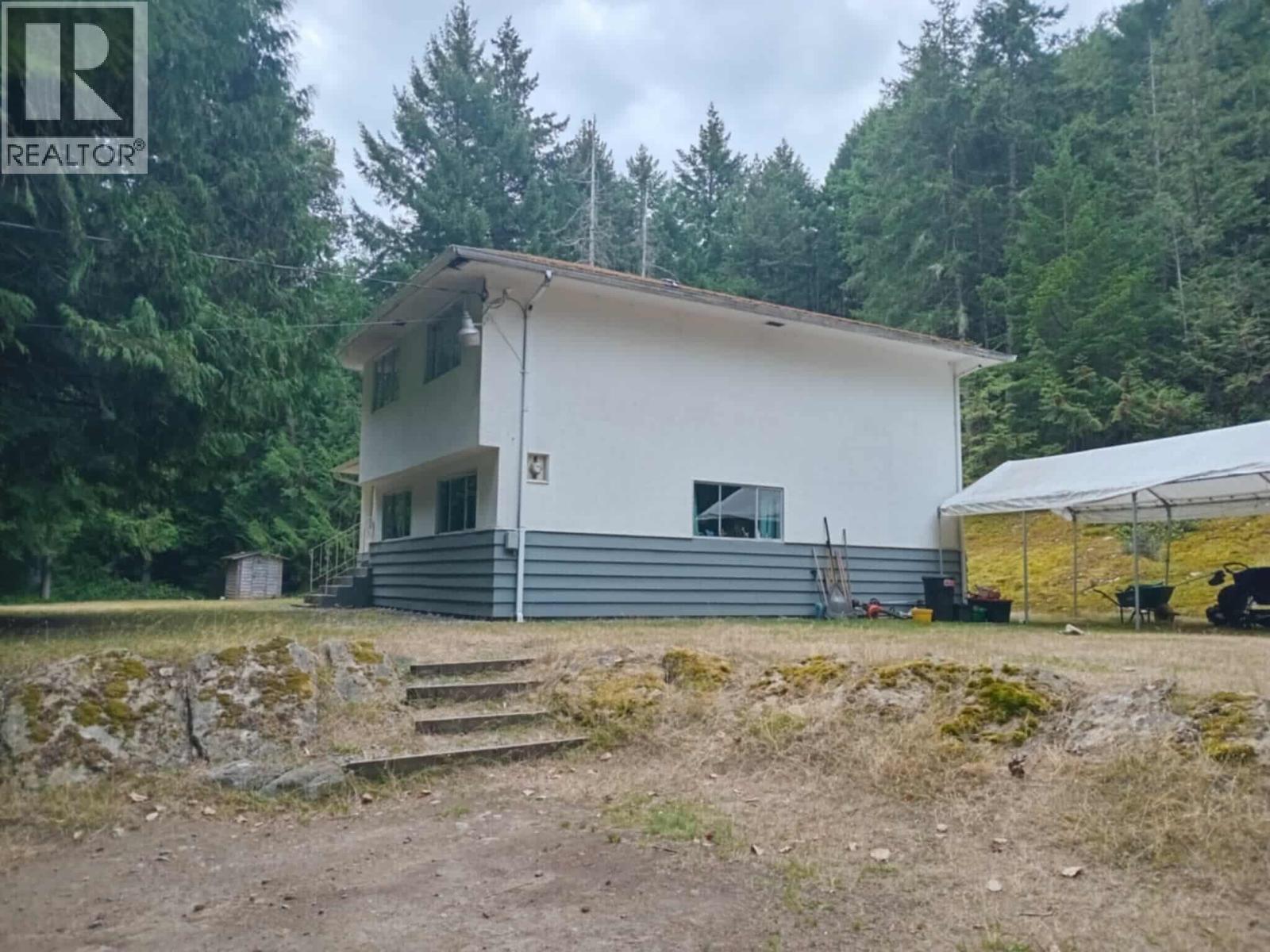 570 Waugh Rd, Mayne Island, BC V0N 2J1