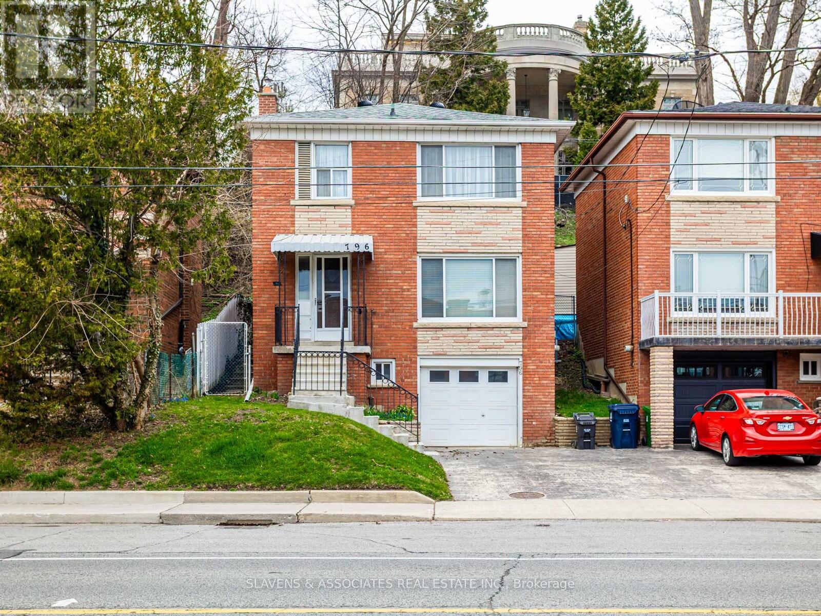796 Davenport Rd, Toronto, ON M6G 2B3
