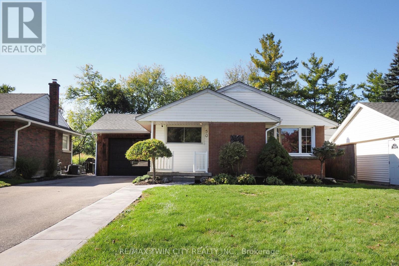 50 Highman Ave, Cambridge, ON N1R 3L7