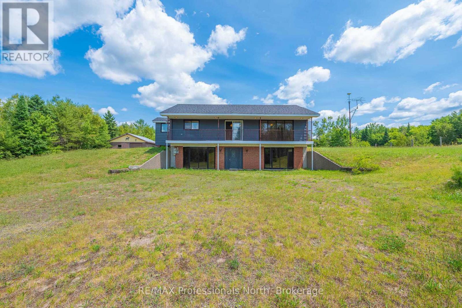 3204 Gelert Rd, Minden Hills, ON K0M 2K0