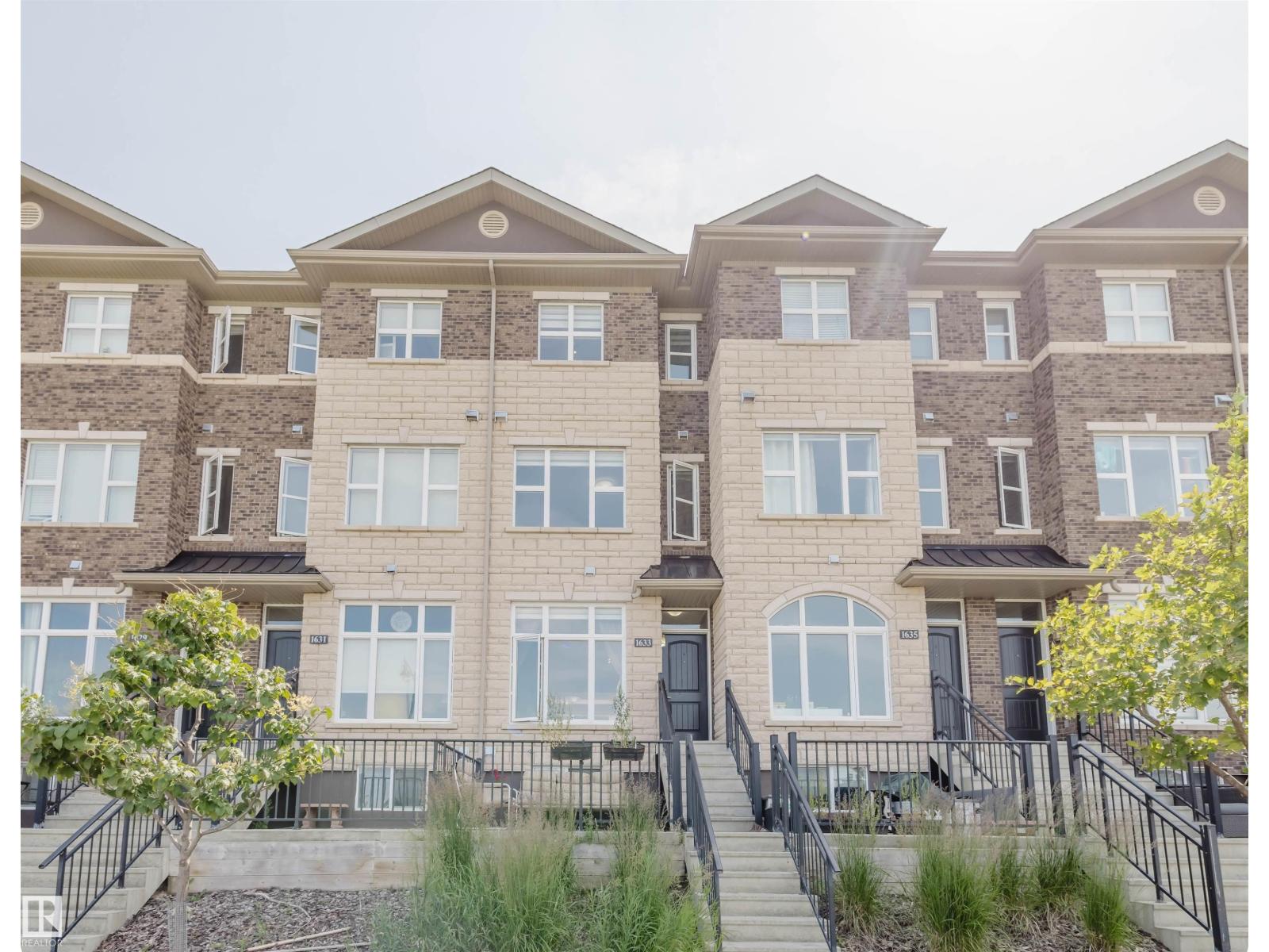 1633 Cunningham Way SW, Edmonton, AB T6W 0V8