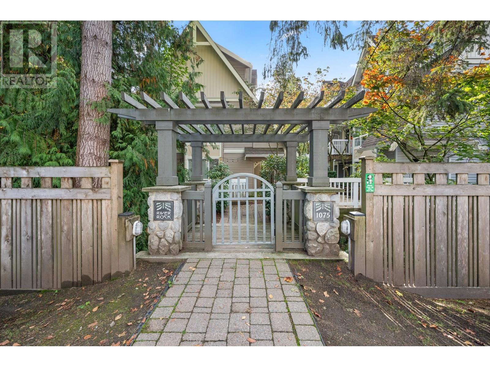 1075 Lynn Valley Road Unit 1, North Vancouver, BC V7J 1Z6