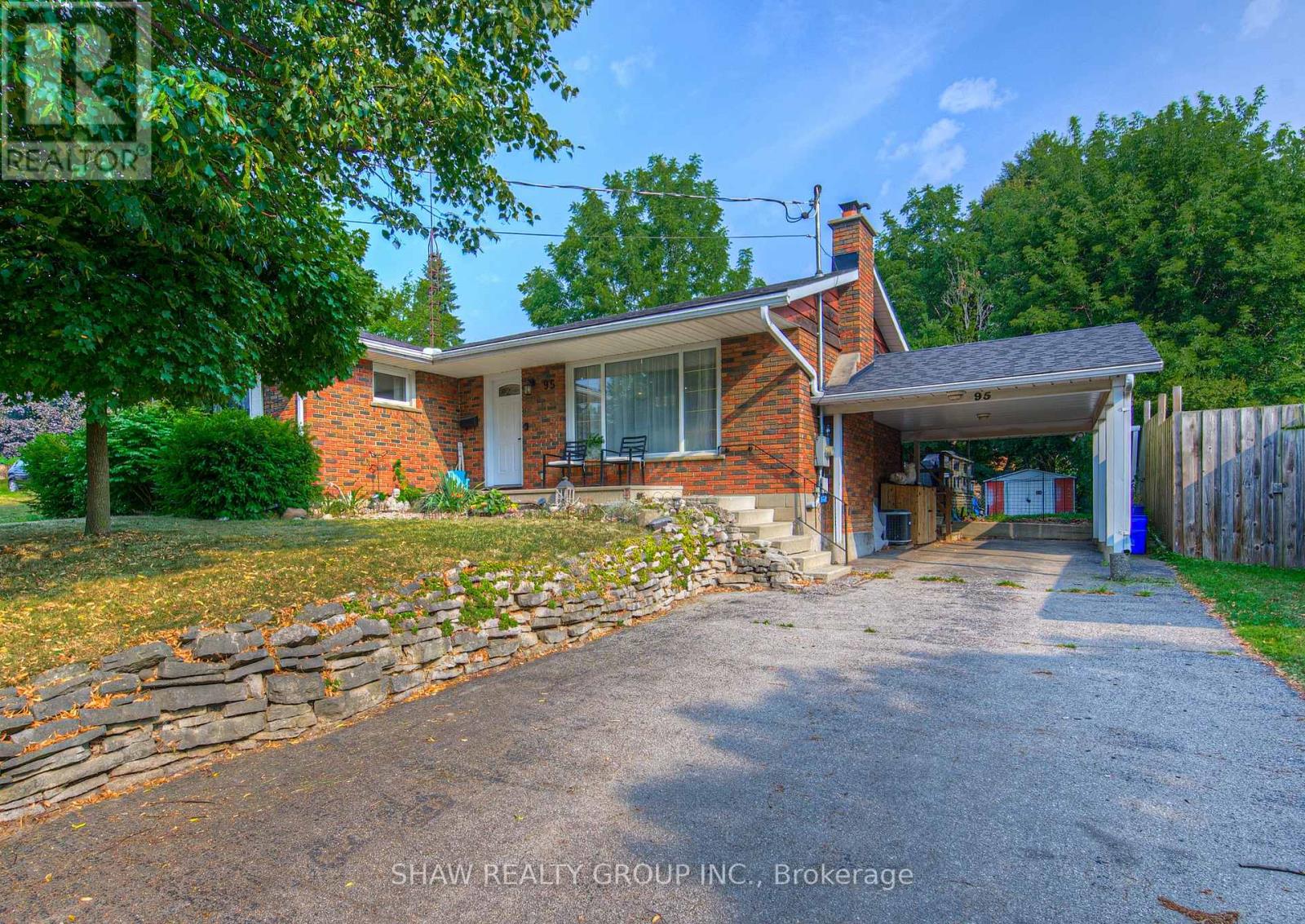 95 Silver St, Brant, ON N3L 1T8