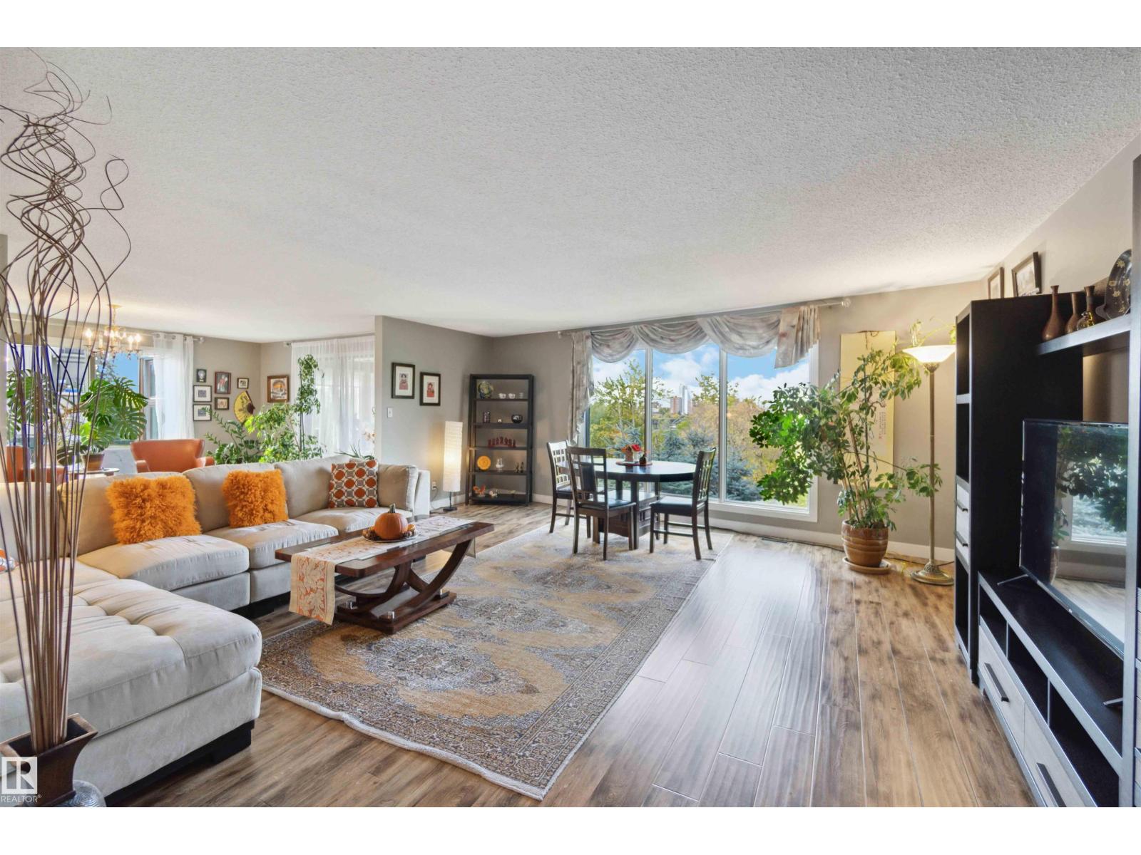 107 St Nw Unit 8707, Edmonton, AB T6E 5J5