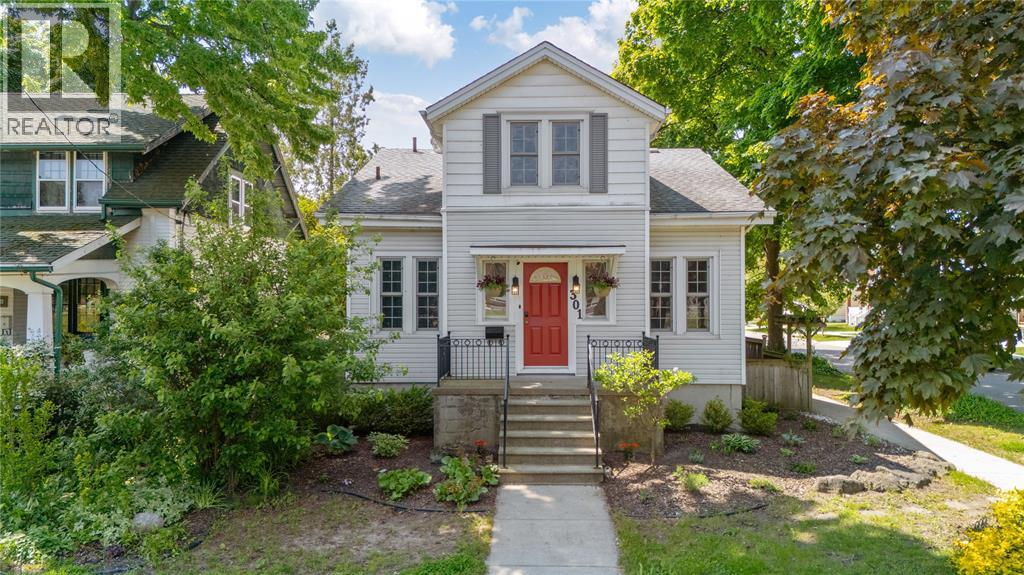 301 Talfourd St, Sarnia, ON N7T 1P4