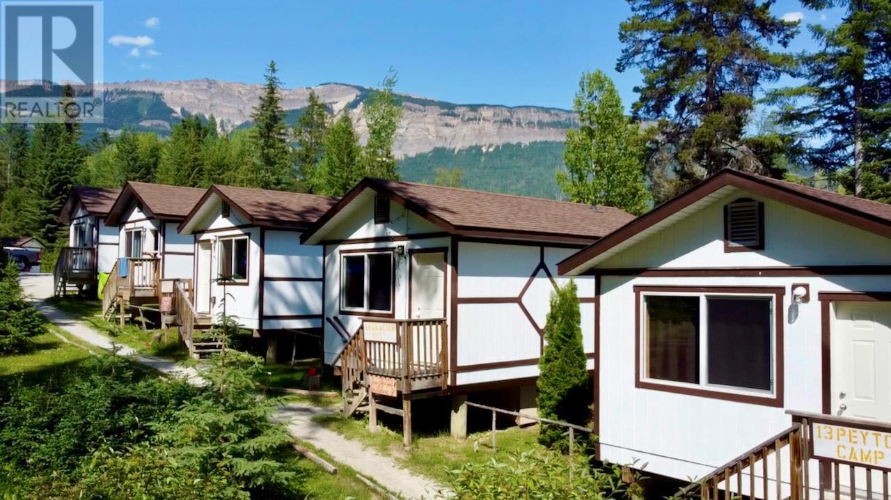 2383 Forde Station Rd, Golden, BC V0A 1H0