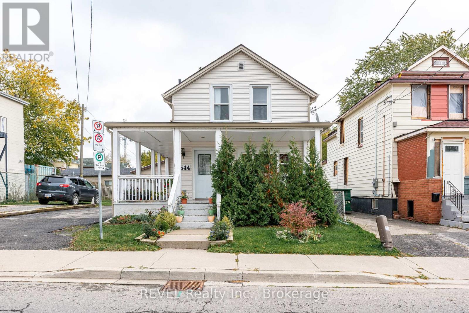 4544 Crysler Ave, Niagara Falls, ON L2E 3V4