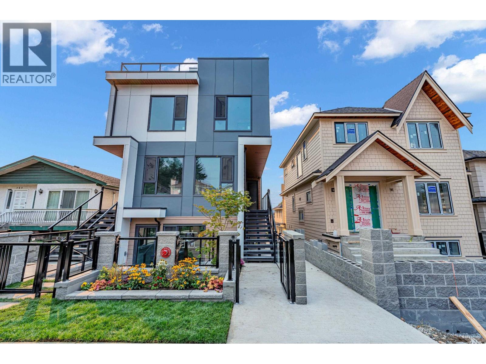 262 E 65th Avenue Unit 2, Vancouver, BC V5X 2P4