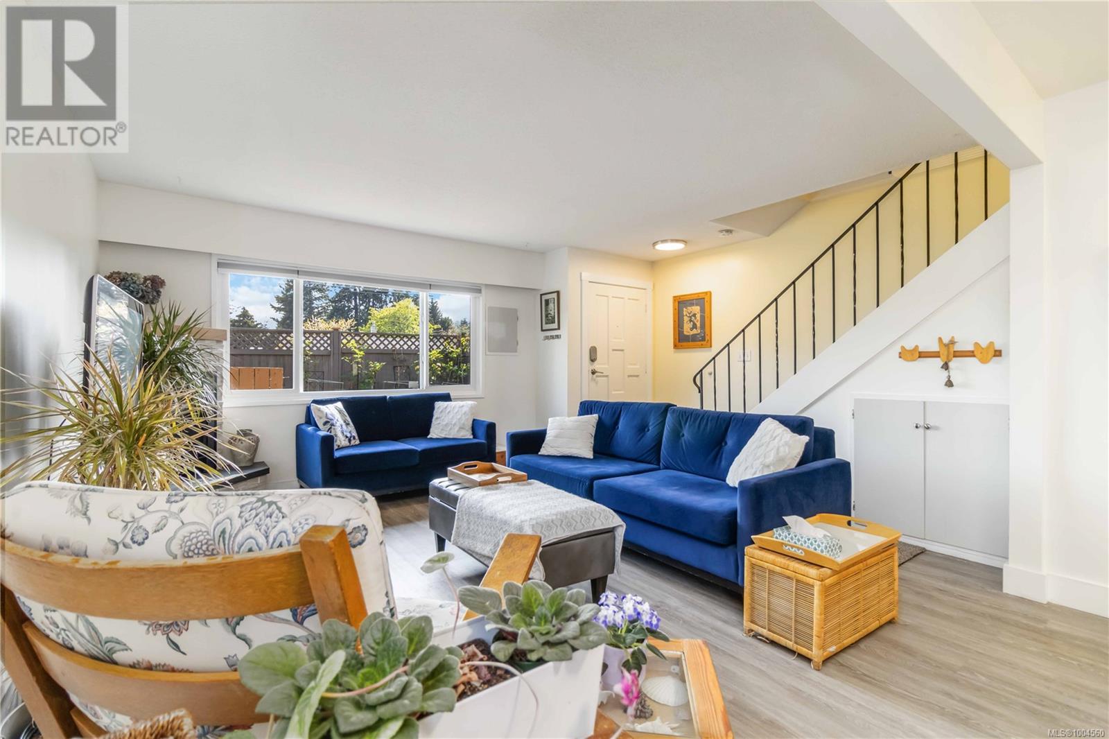 618 Kelly Rd, Victoria, BC V9B 2A5