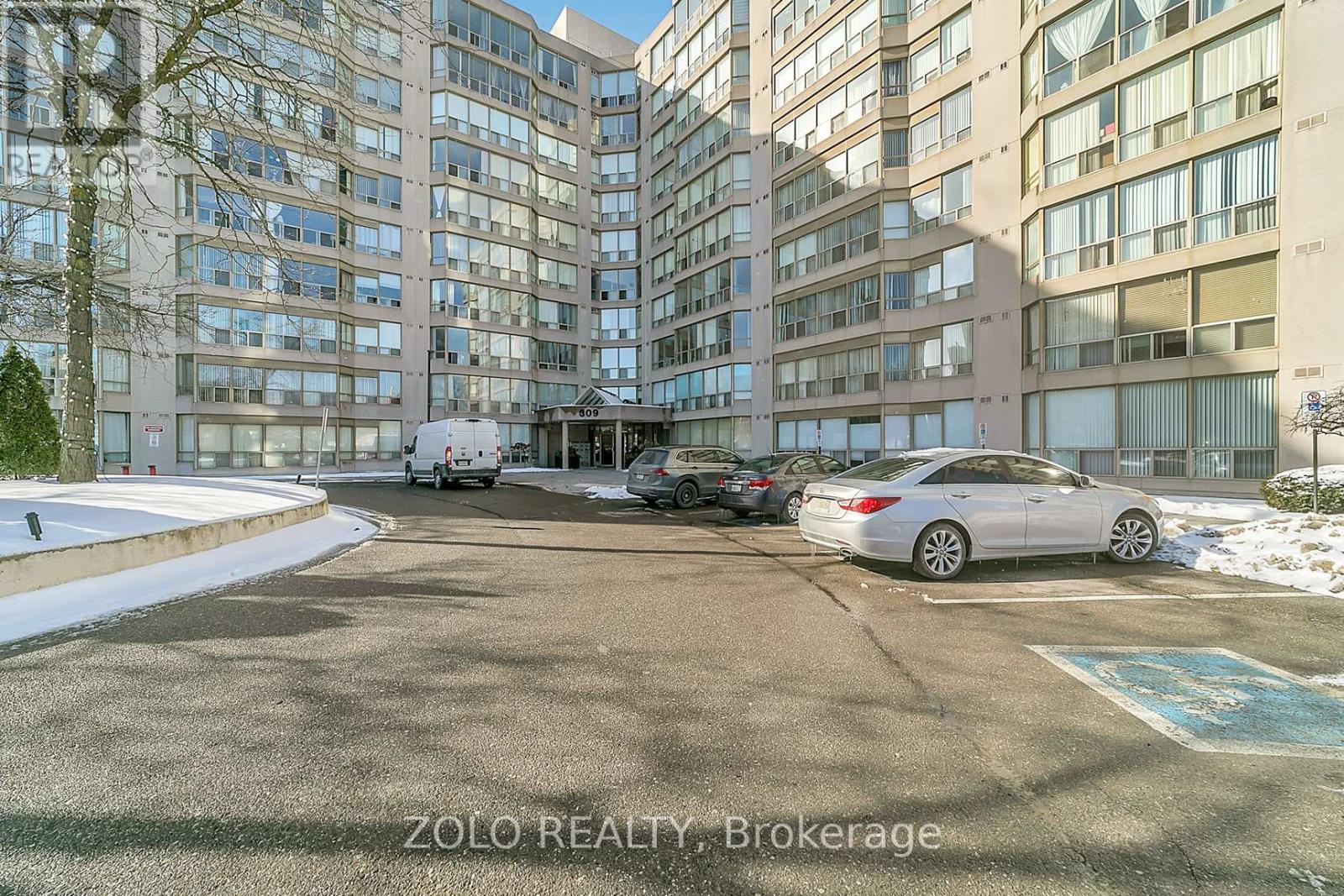 819 309 Major Mackenzie Dr E, Richmond Hill, ON L4C 9V5