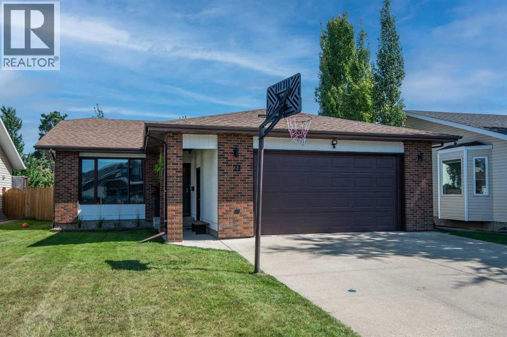 21 Gilbert Cres, Red Deer, AB T4P 3L3
