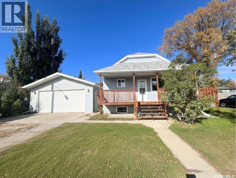 637 N Railway St E, Swift Current, SK S9H 1C9